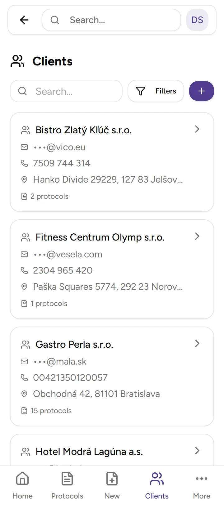 The app recognizes the client based on your location - mobile